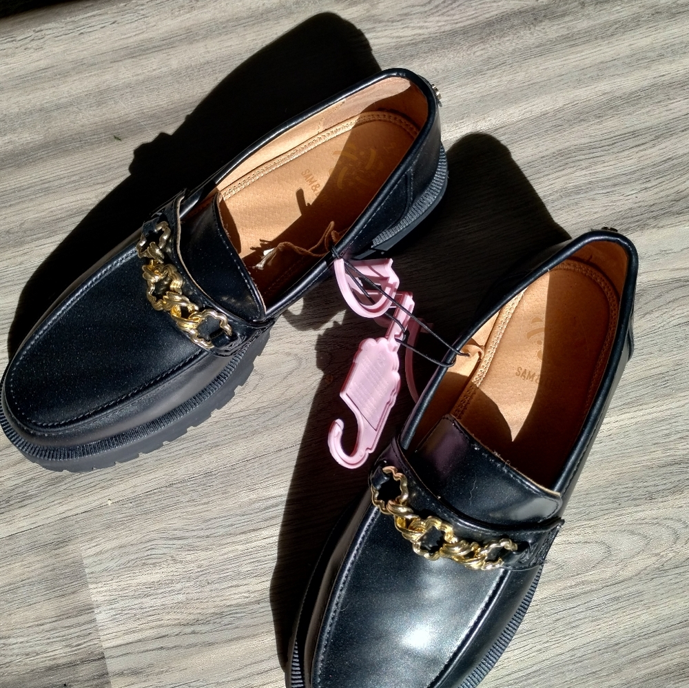 Women's Elegant Black Gold Chain Loafers Size 9.5